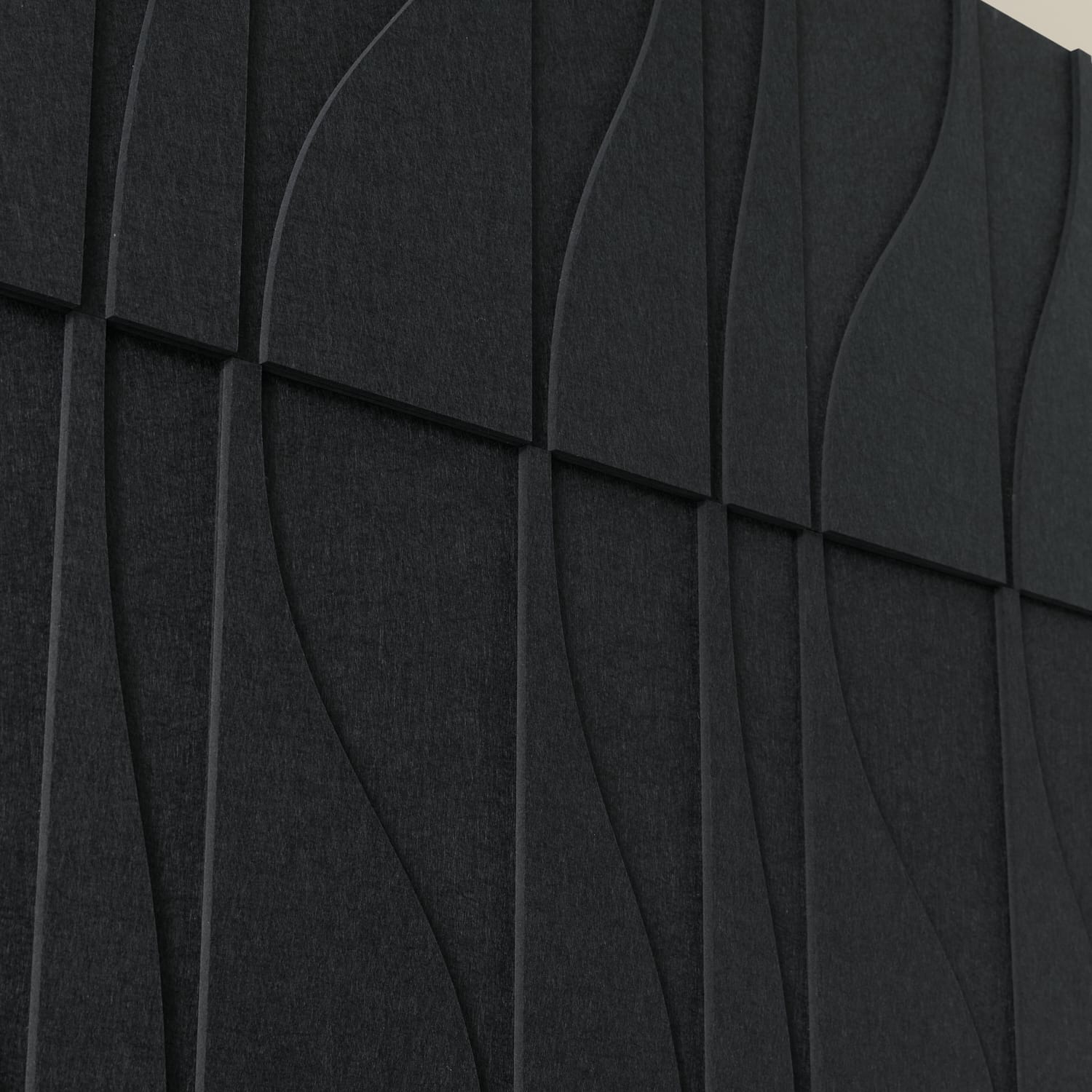 Curve Tile - Night Black